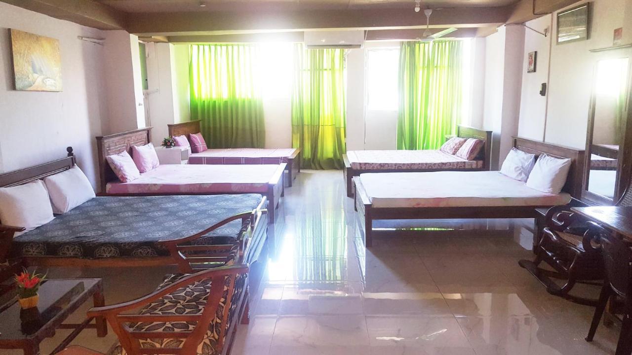 The Beehive Colombo Hotel Exterior foto